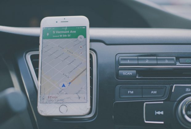 Най-полезните аксесоари за смартфон за пътуване с вашия автомобил